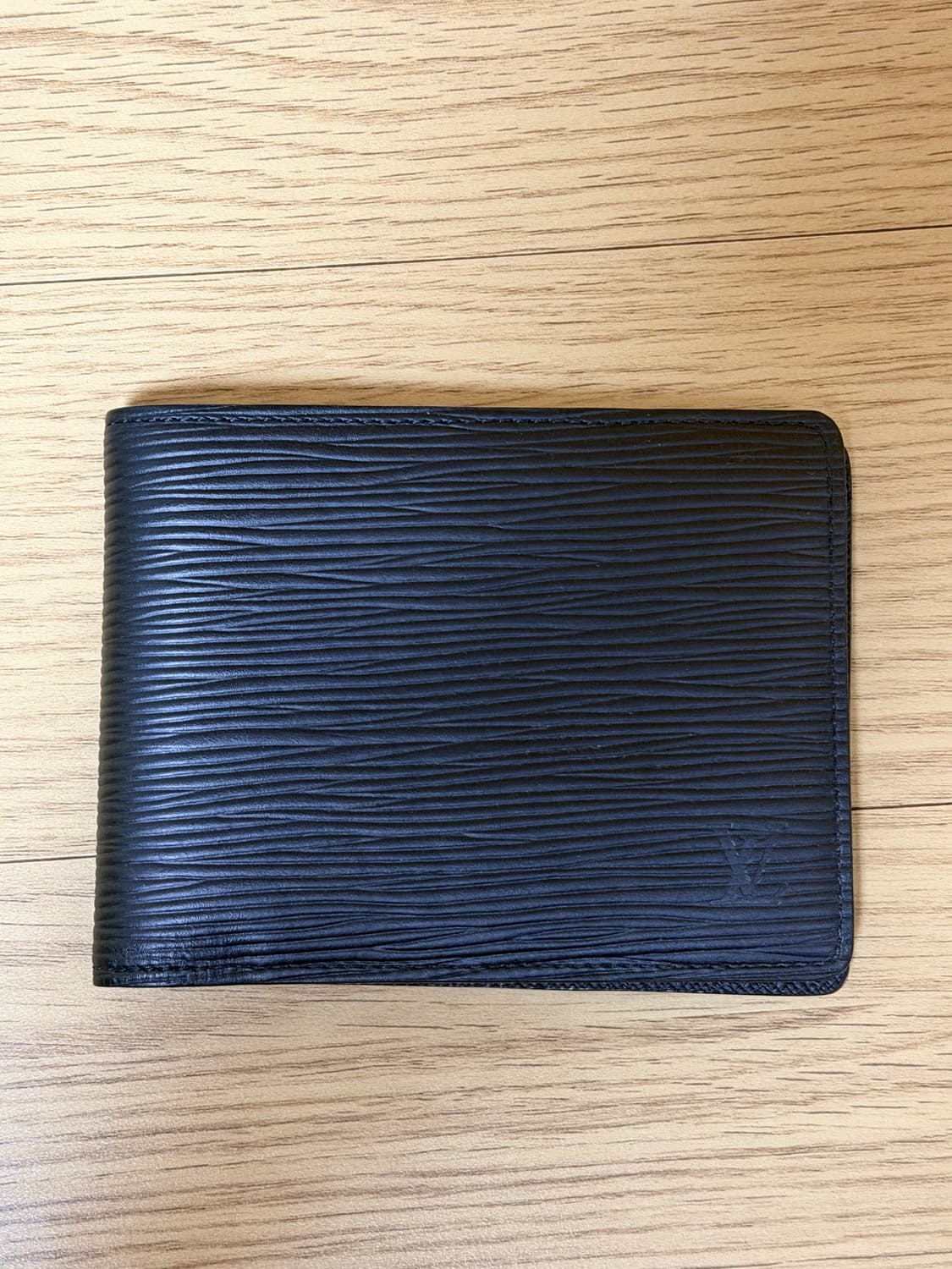 루이뷔통 멀티플 월릿 에피가죽(보증서 영수증 포함 풀구성) 상품이미지3