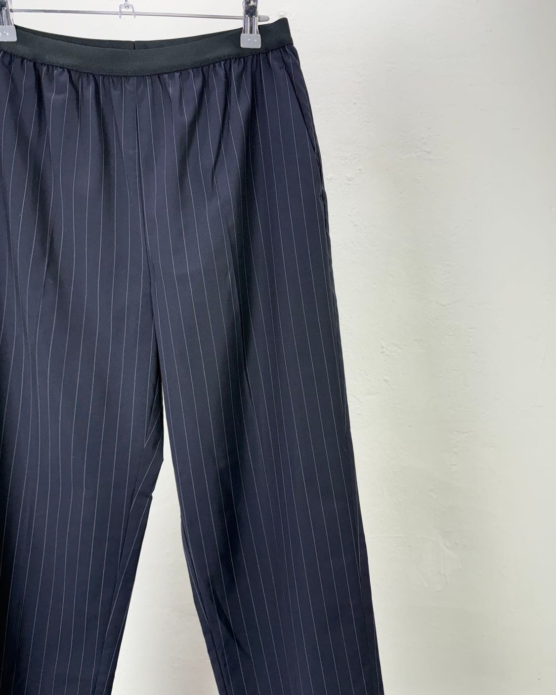 메종 마르지엘라 넘버링 4 스트라이프 핀 플리츠 밴딩 팬츠 상품이미지3