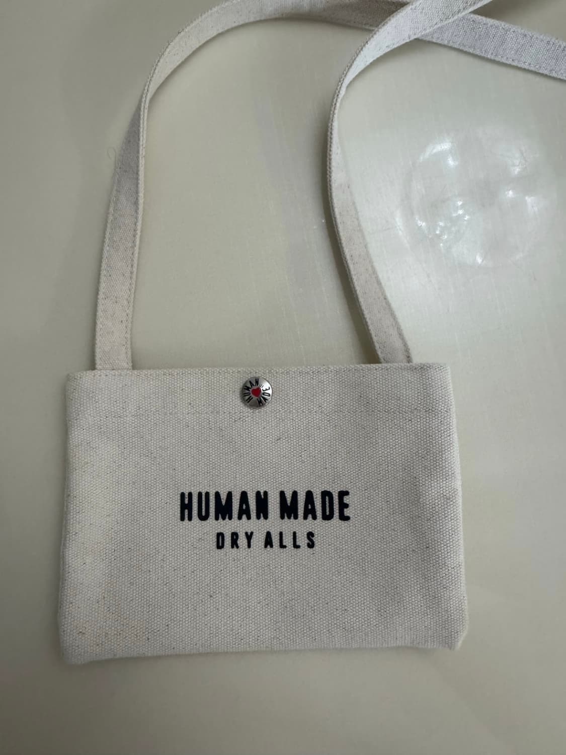 휴먼메이드 미니 숄더백 화이트 강아지 크로스백 상품이미지3