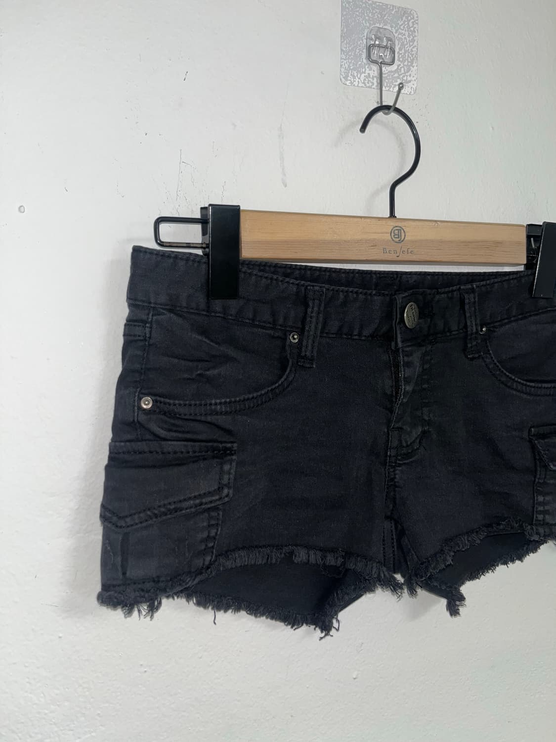 Y2K 데미지 블랙 카고 숏팬츠 상품이미지2