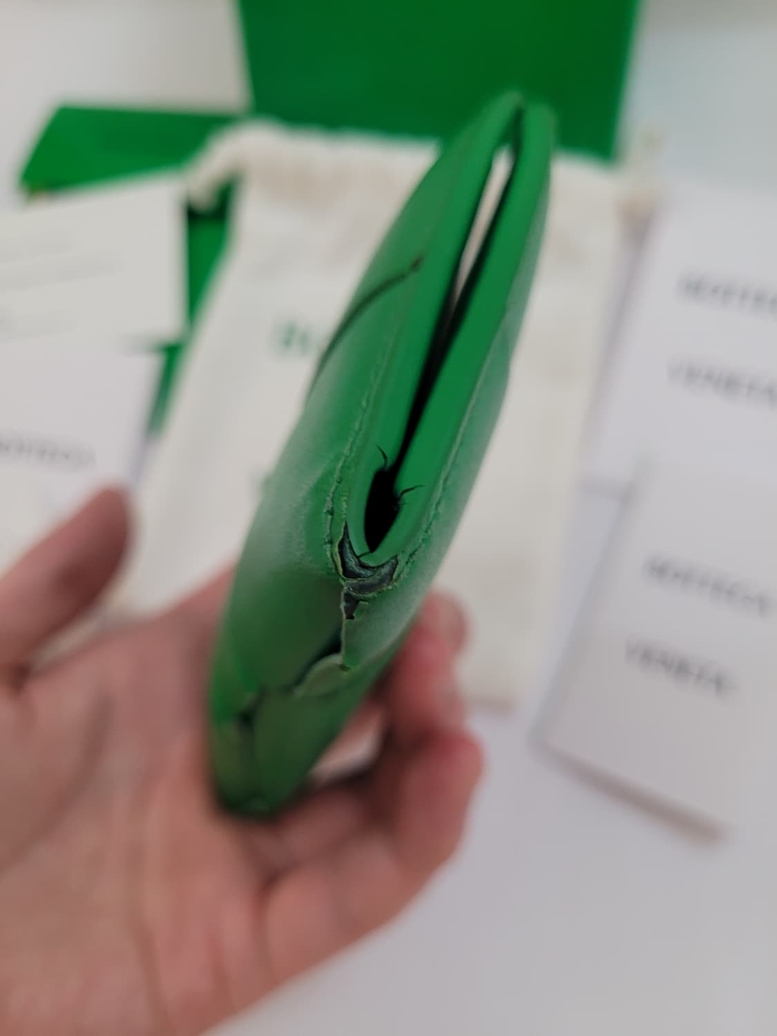 보테가베네타 맥시 플랩 오거나이저 상품이미지7