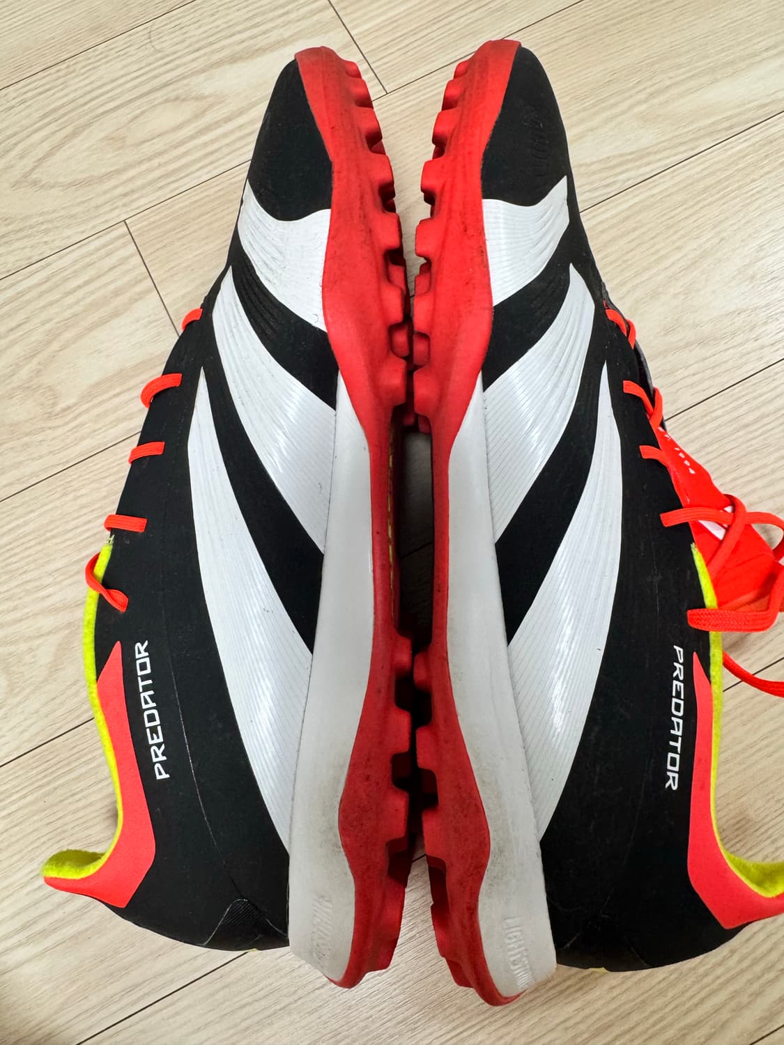 아디다스 프레데터 24 엘리트 tf 300사이즈 팝니다 상품이미지4