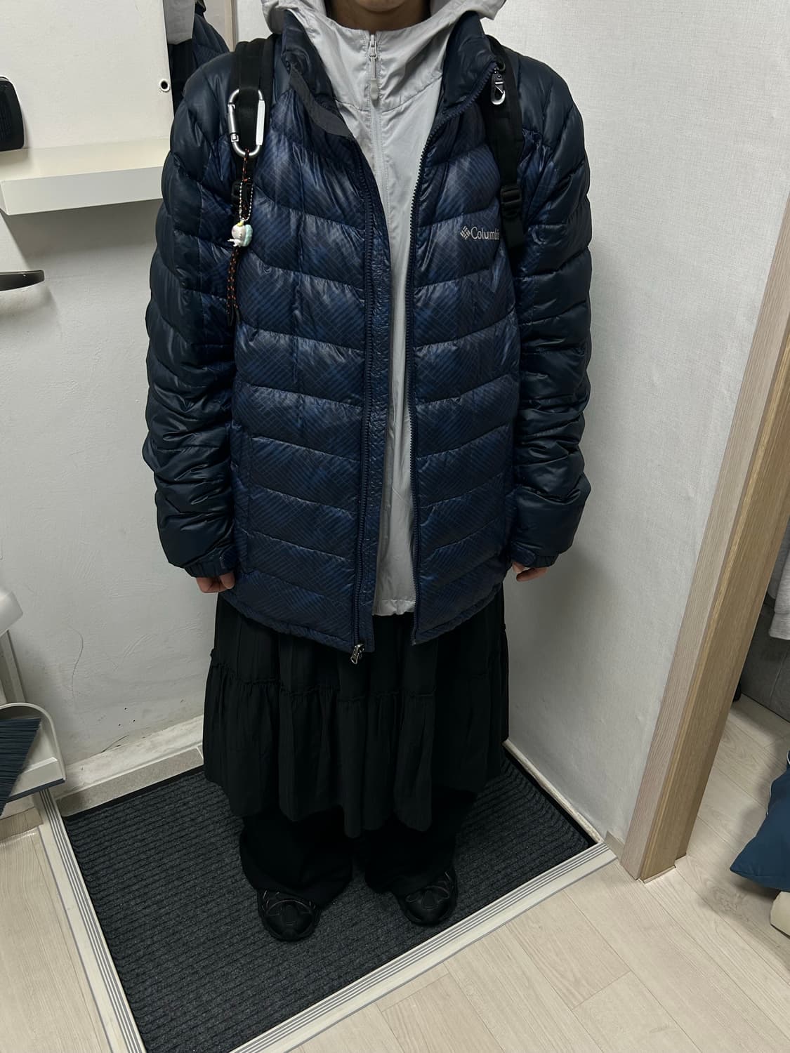 콜롬비아 옴니쉴드 구스다운 경량패딩 네이비 상품이미지1