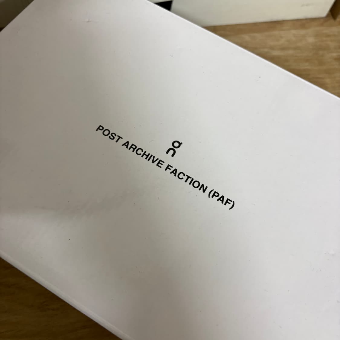 (W) 온 러닝 x 포스트 아카이브 팩션 클라우드벤쳐 피크 올 블랙 상품이미지6