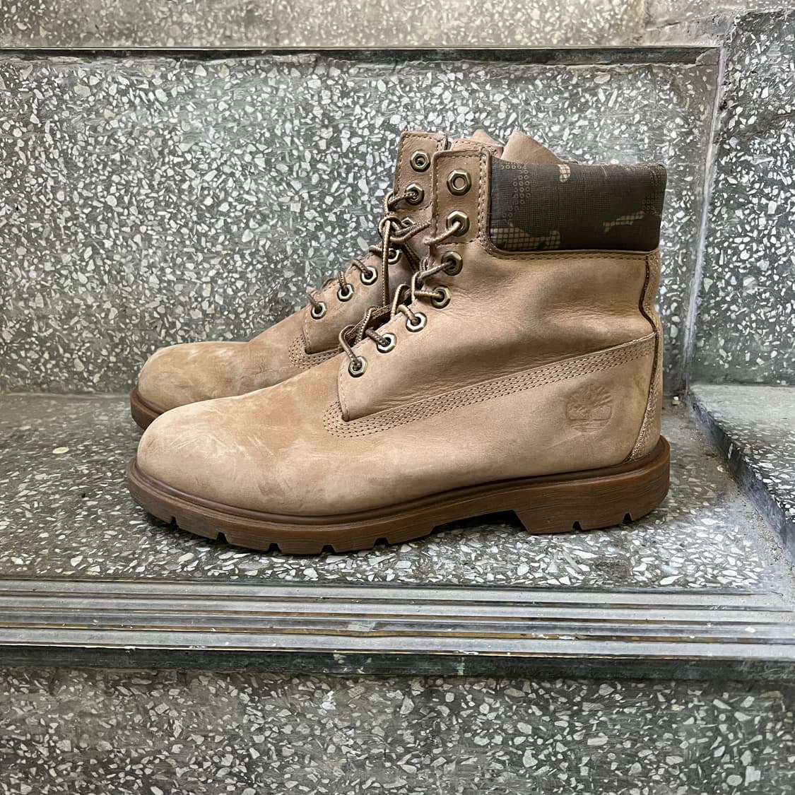 팀버랜드 클래식 6인치 워터프루프 애쉬 브라운 부츠 상품이미지2