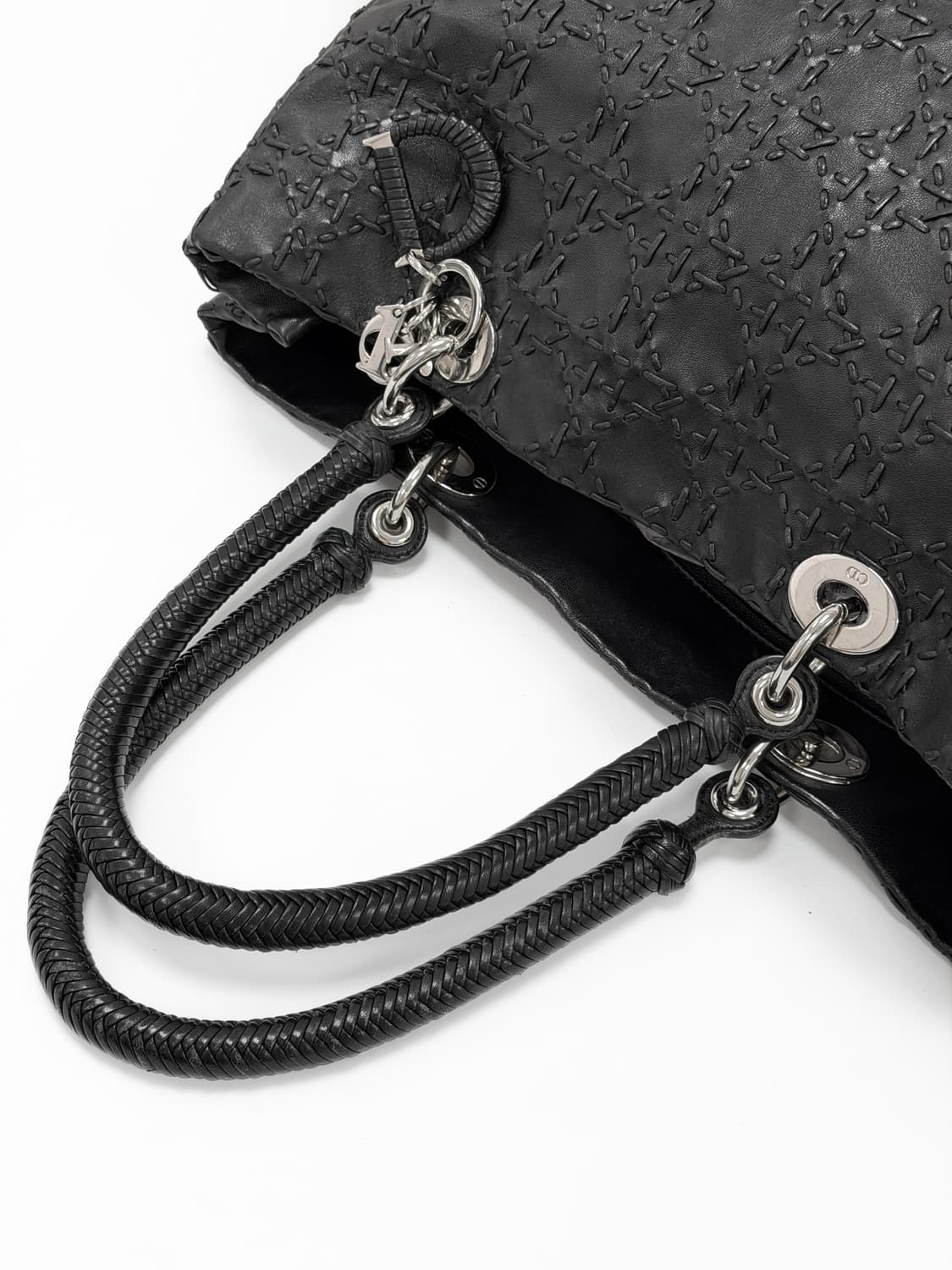 디올 소프트 레더 스티치 까나쥬 쇼퍼백 상품이미지4