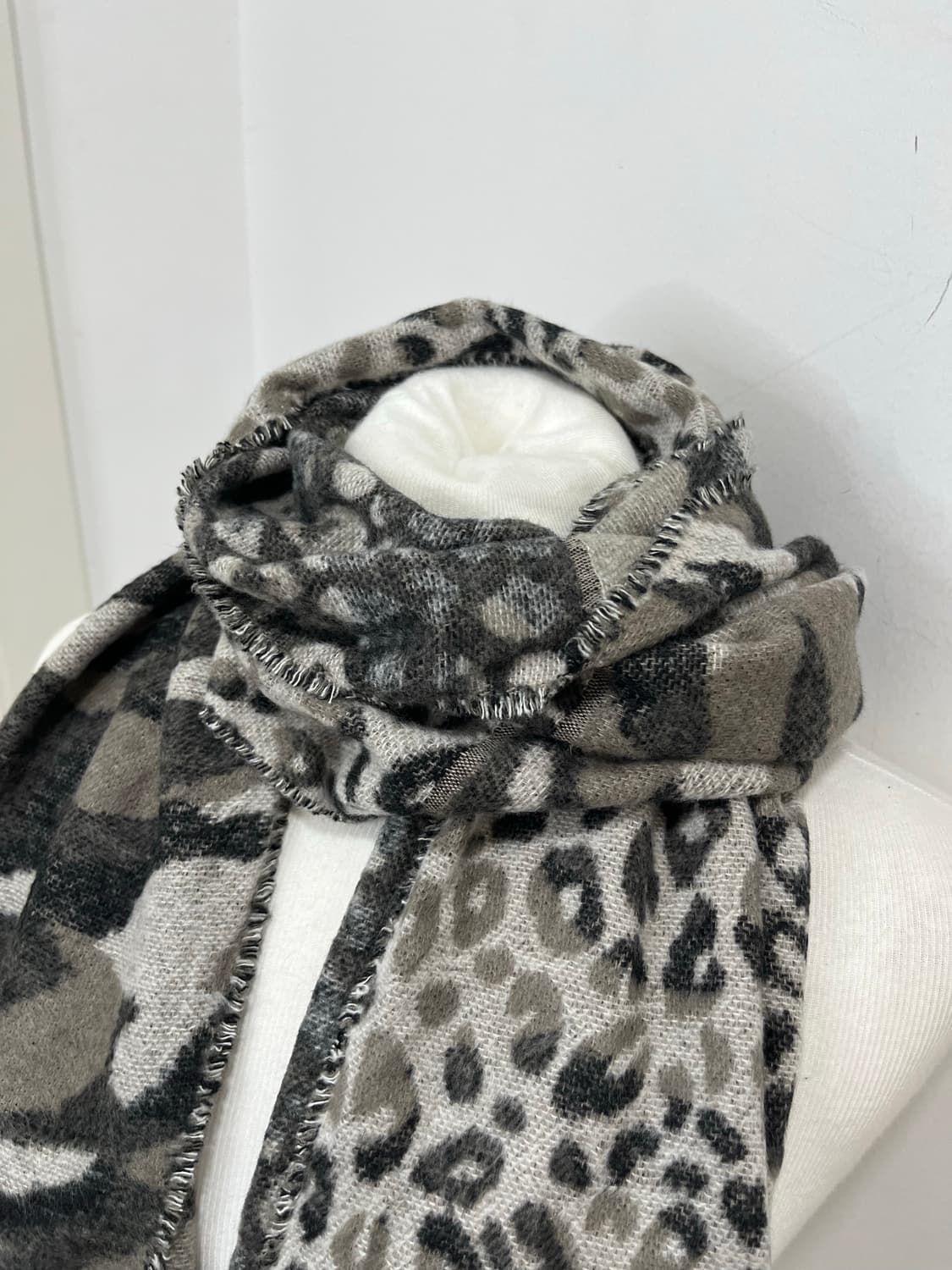 일본 빈티지 갸루 레오파드 믹스 패턴 테슬 머플러 상품이미지3