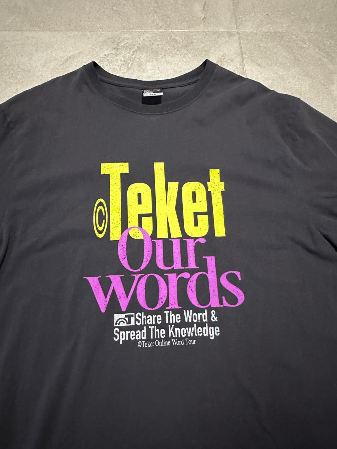 테켓 our words 반팔 티셔츠 챠콜 L 상품이미지3
