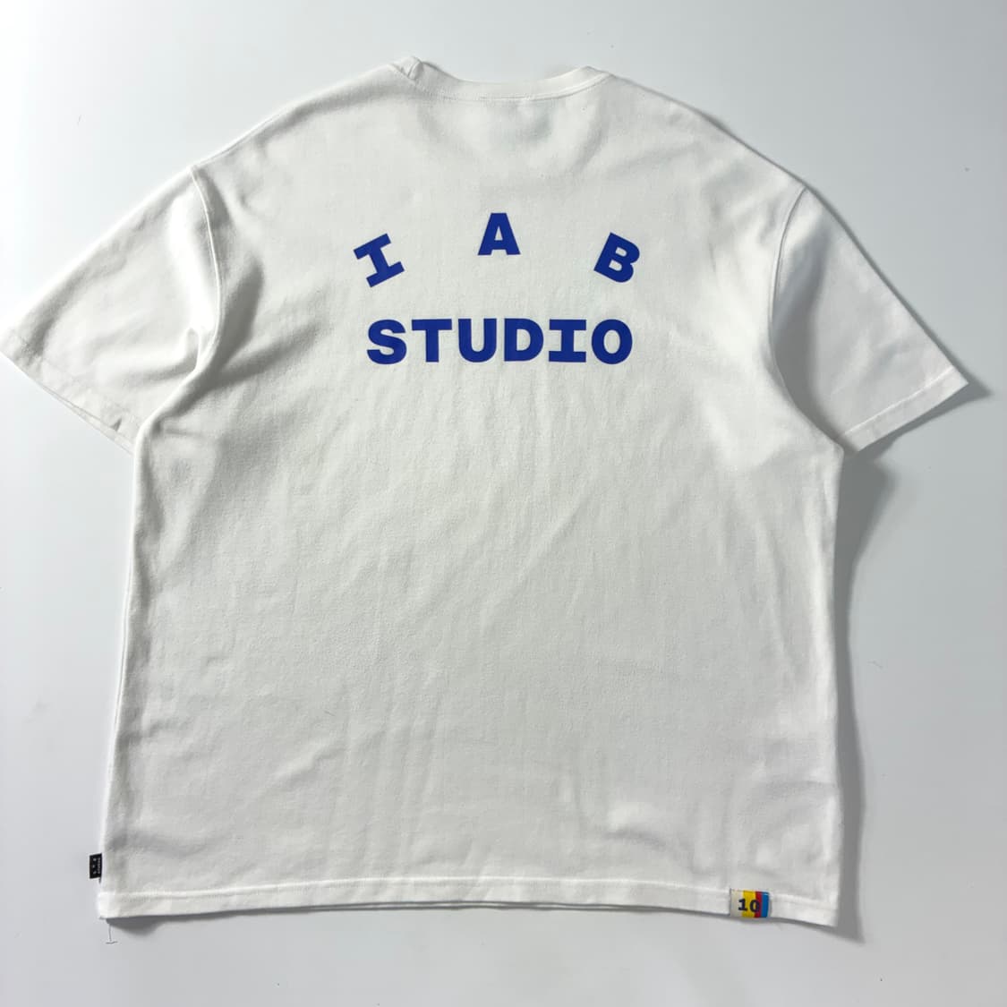 IAB studio  아이앱 스펠아웃 화이트 반팔 티셔츠  상품이미지2