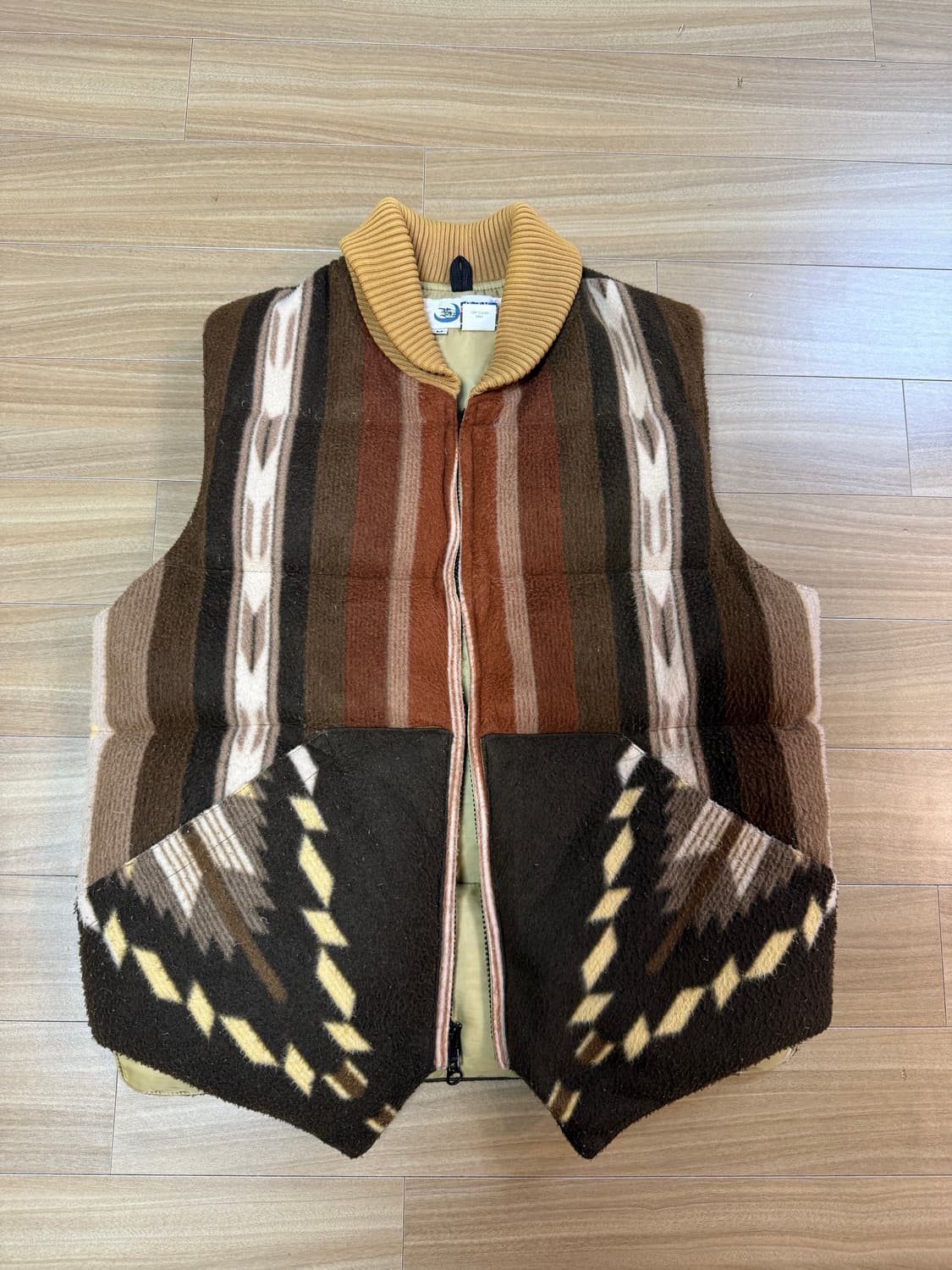 크레센트다운웍스 노스웨스트 울패딩 상품이미지1