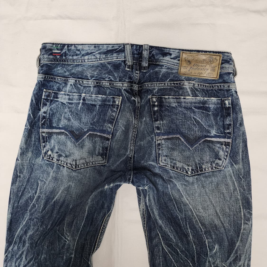 DIESEL ZATINY 컷팅 워시드 데님팬츠 상품이미지6