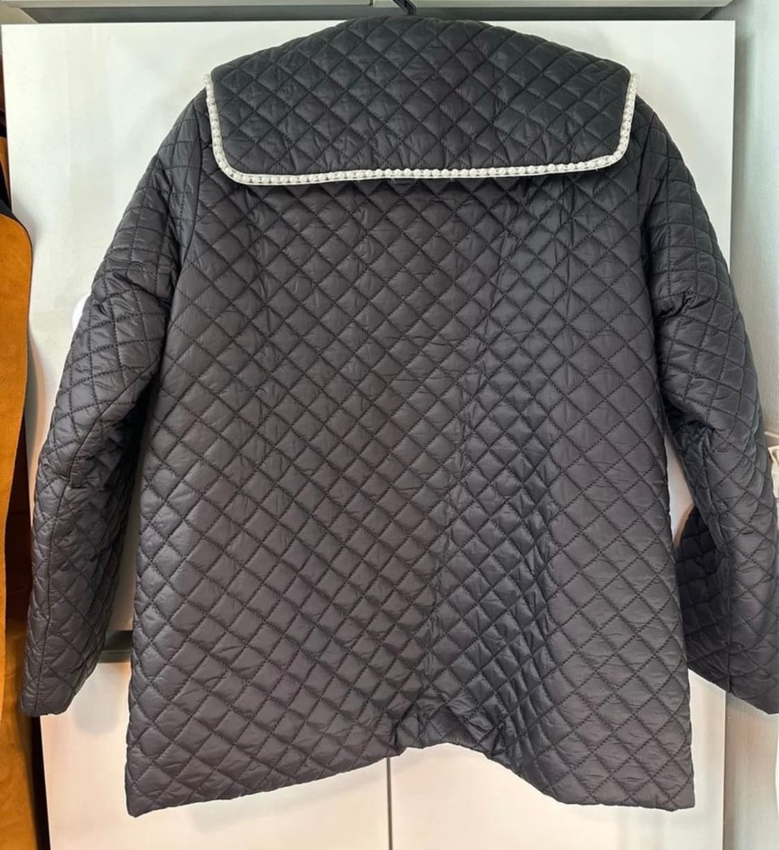 블랙 퀼팅 누빔자켓 진주 장식 카라 상품이미지4