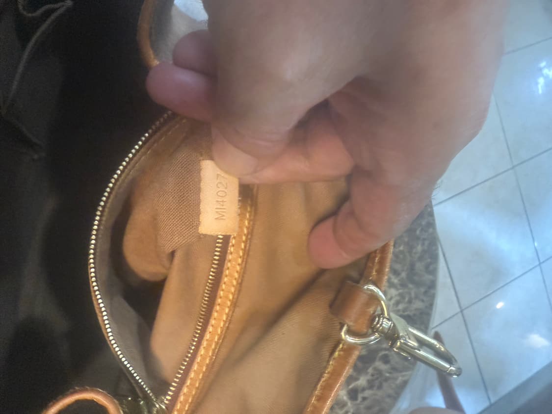 정품 루이비통 베티놀즈 호리즌탈 숄더백 팝니다 상품이미지9