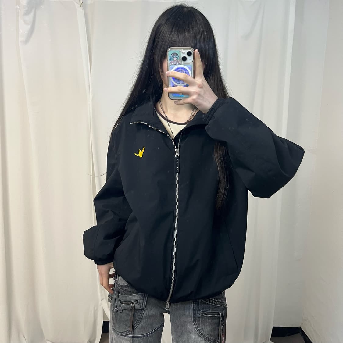 What It Isn’t black windbreaker 상품이미지1