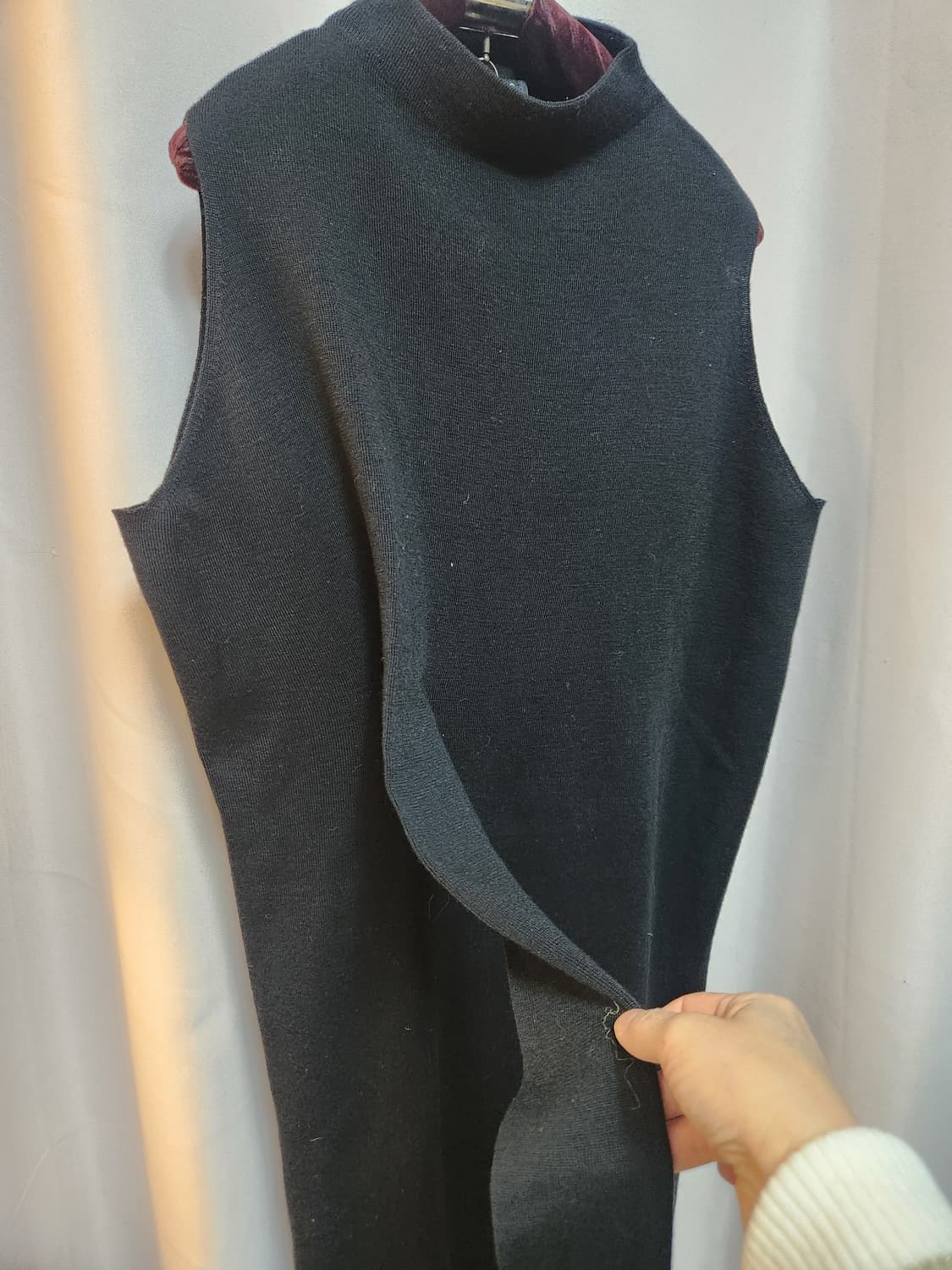 코스 블랙 민소매 롱 원피스 상품이미지5