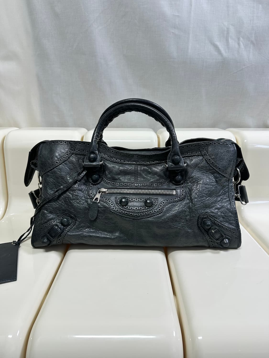 [A 정품] 발렌시아가 시티 모터백 파트타임 다크그레이 상품이미지2