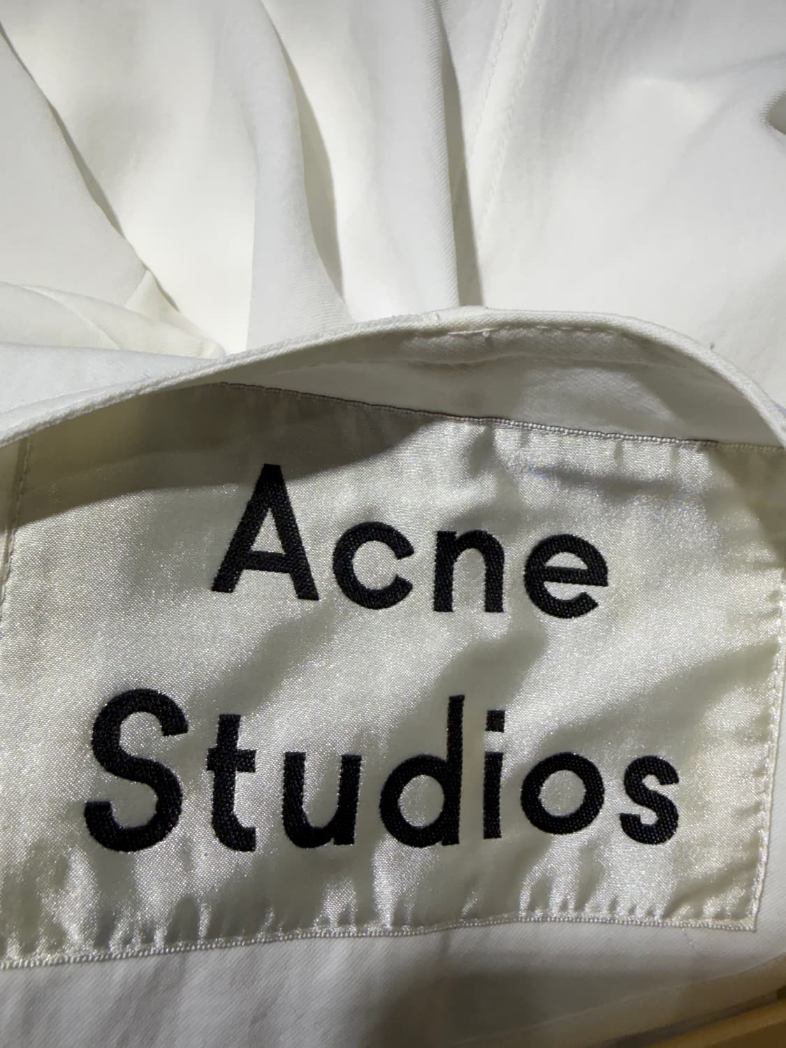 아크네 스튜디오 더블 버튼 실키 롱 트렌치 코트 상품이미지6