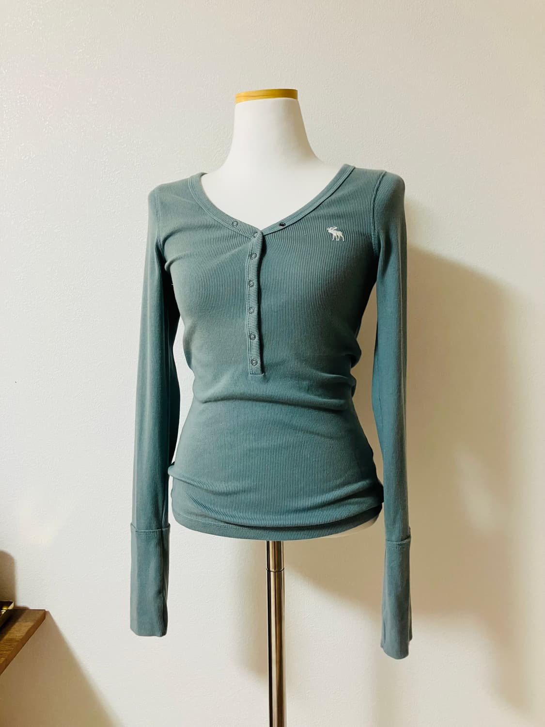 아베크롬비 골지티 헨리넥티 롱슬리브티 딱붙핏 xs 상품이미지1