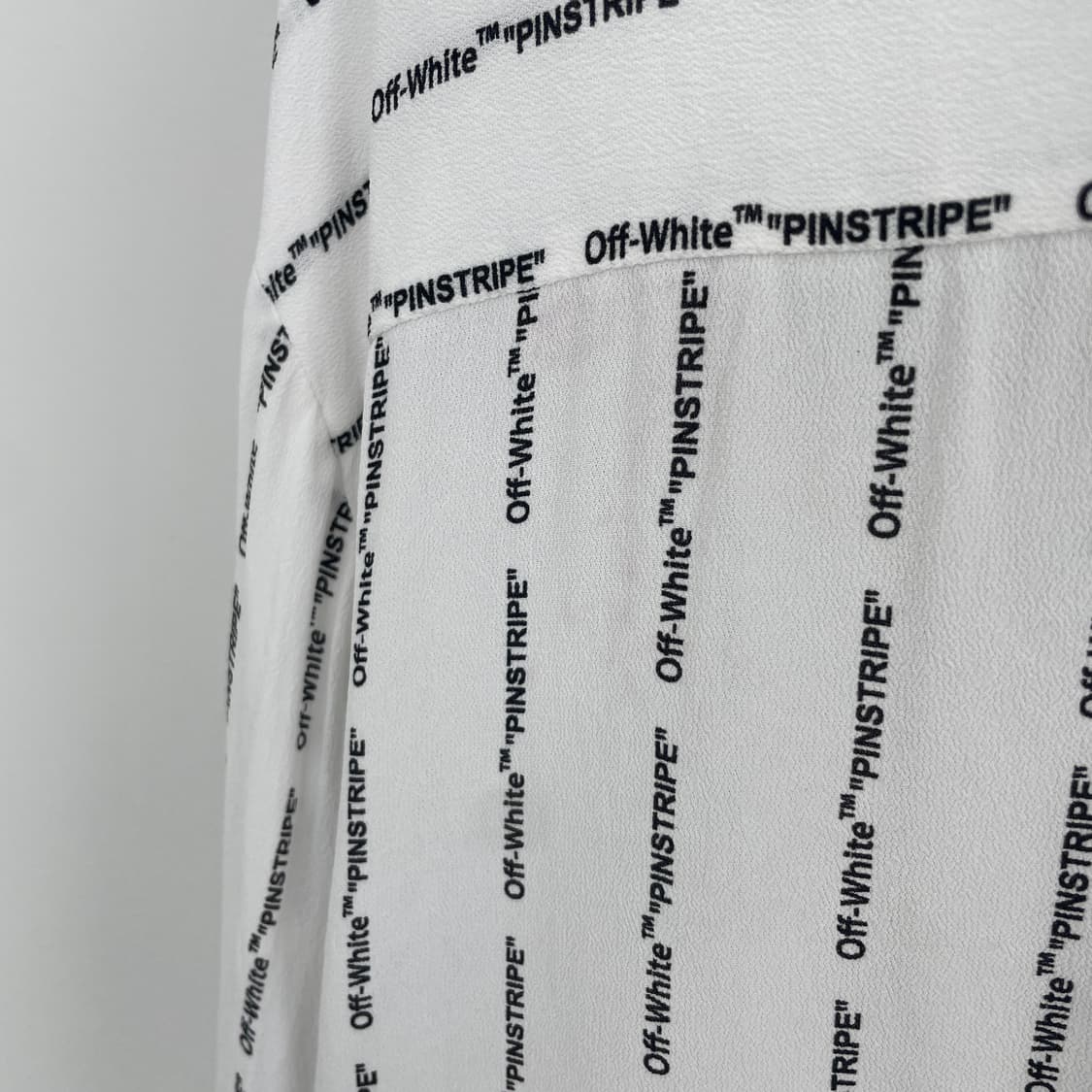 새상품 오프화이트 레터링 크롭 셔츠 상품이미지4