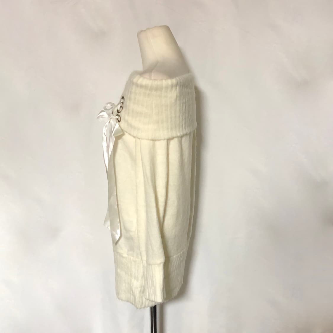 리본 레이스업 오프숄더 니트  상품이미지6