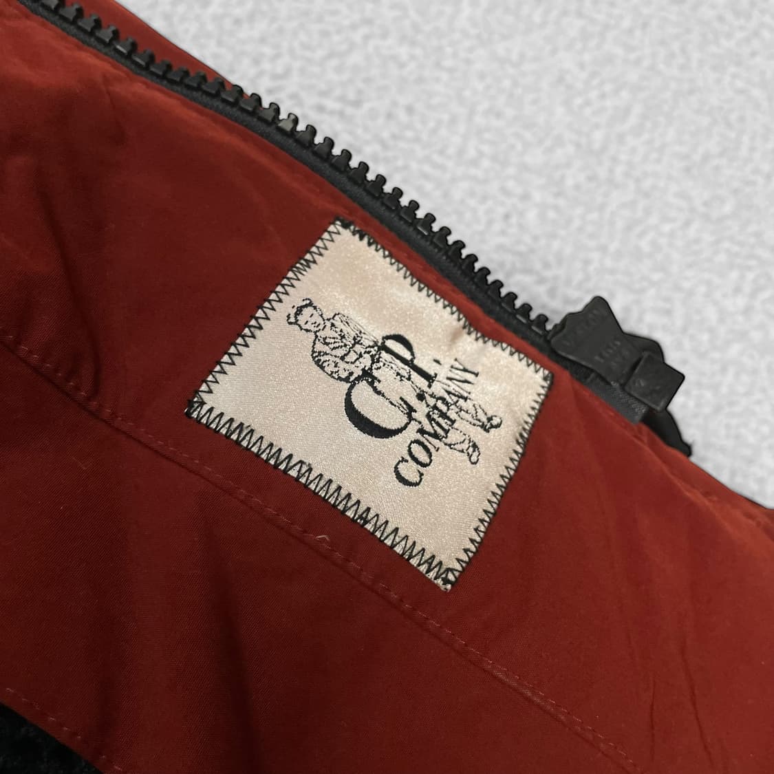 C.P 컴퍼니 고글 다운 패딩 상품이미지5