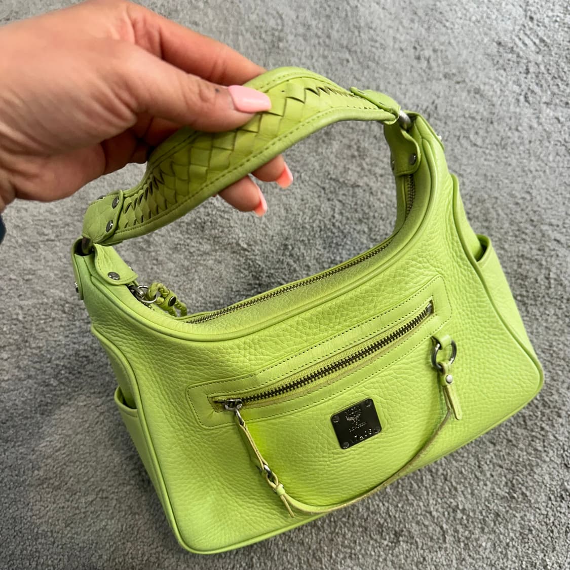 MCM 엠씨엠 빈티지 라임 숄더백 상품이미지2