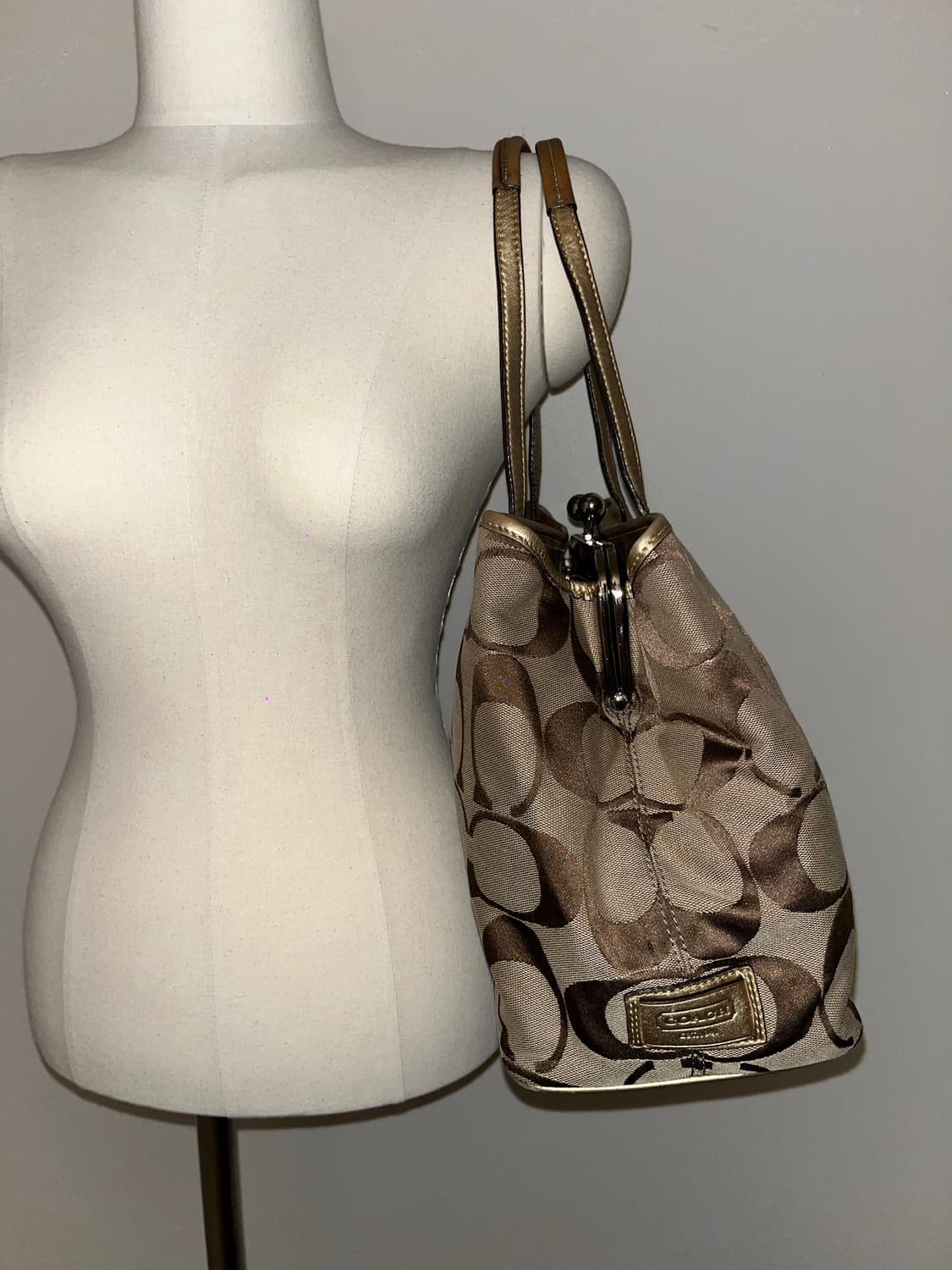 Coach Beige Square Bag 상품이미지3