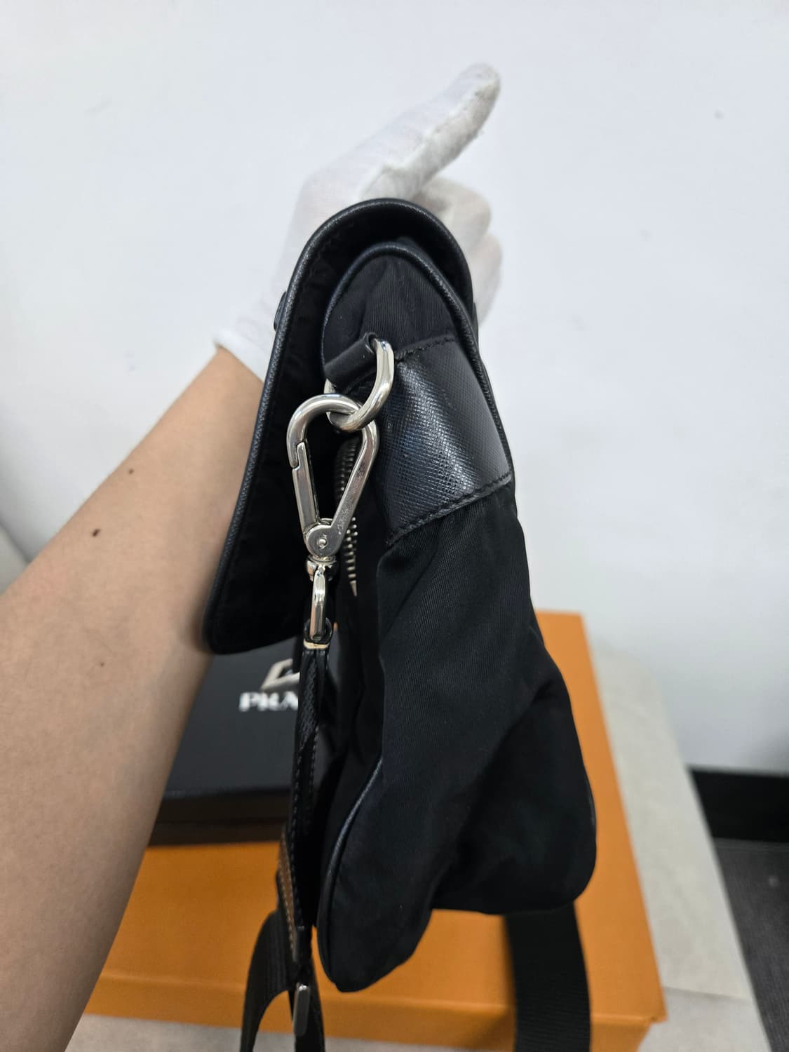 [보증서 정품] 프라다 리나일론 메신저백 상품이미지5
