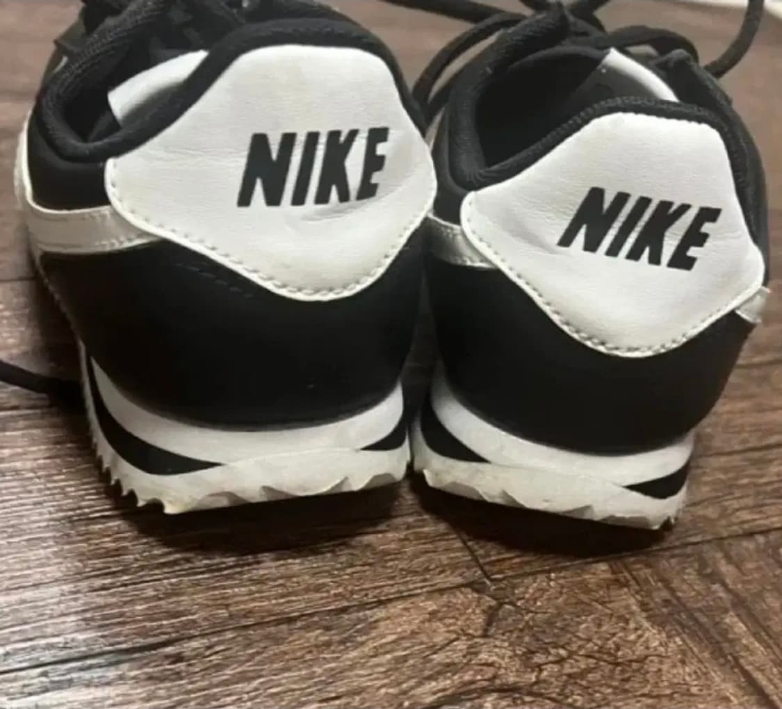 정품나이키 흰검 코르테즈 225 최상급 상품이미지2