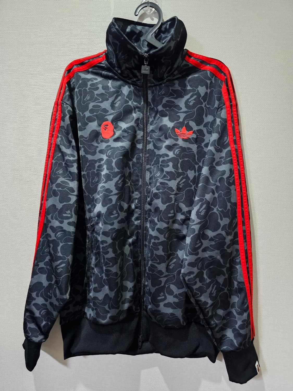 상태최상 아디다스 x 베이프 올오버 트랙탑 져지 105 / XL 상품이미지1