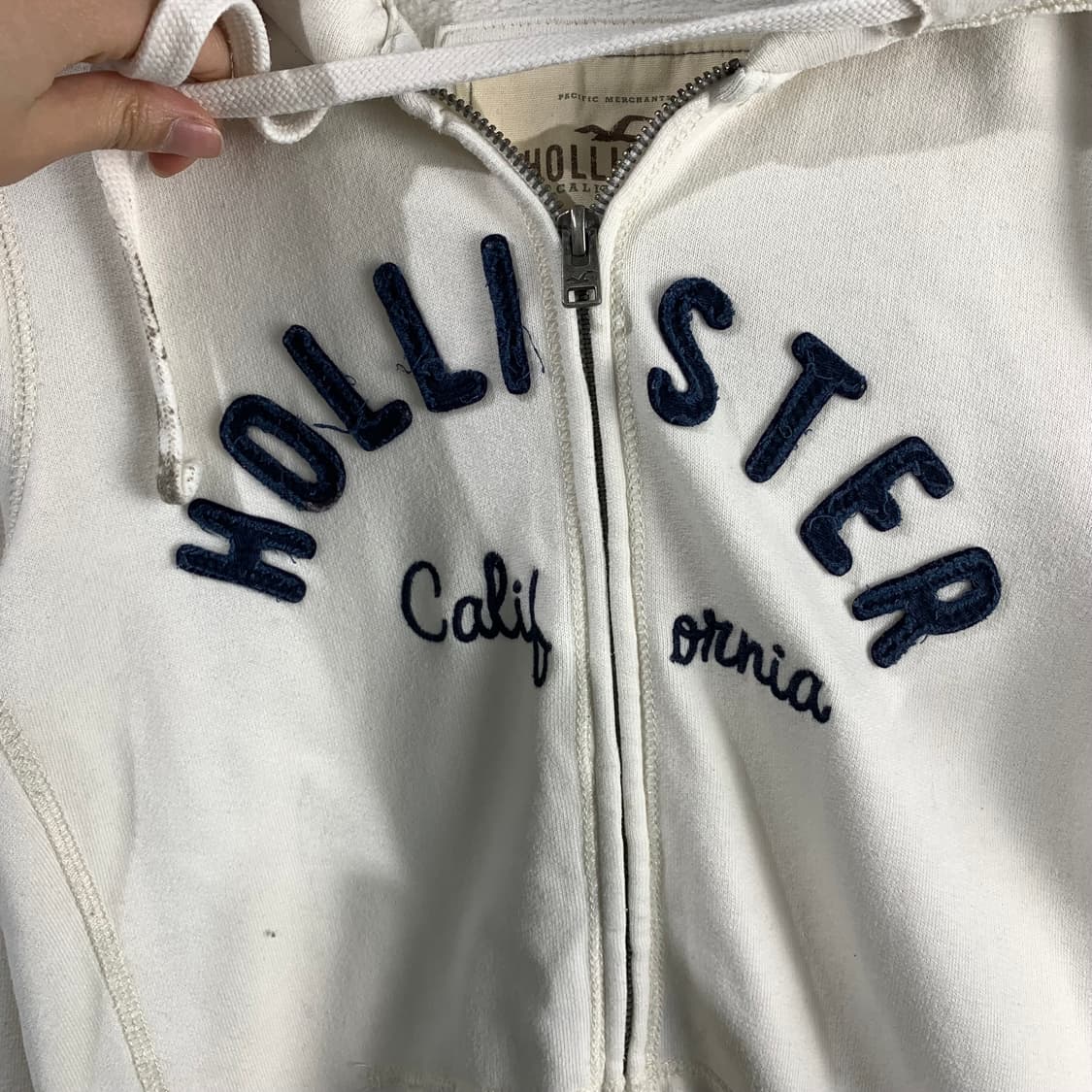 홀리스터 y2k 와투케 스펠아웃 화이트 후드집업 상품이미지4