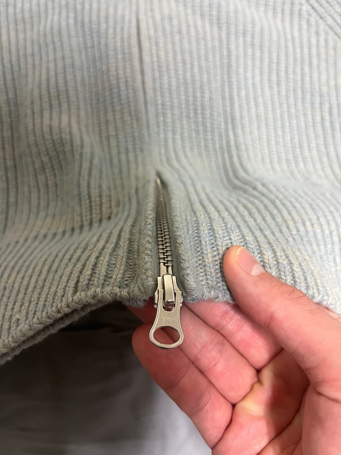 언어펙티드 투웨이 짚업 니트 M 상품이미지2