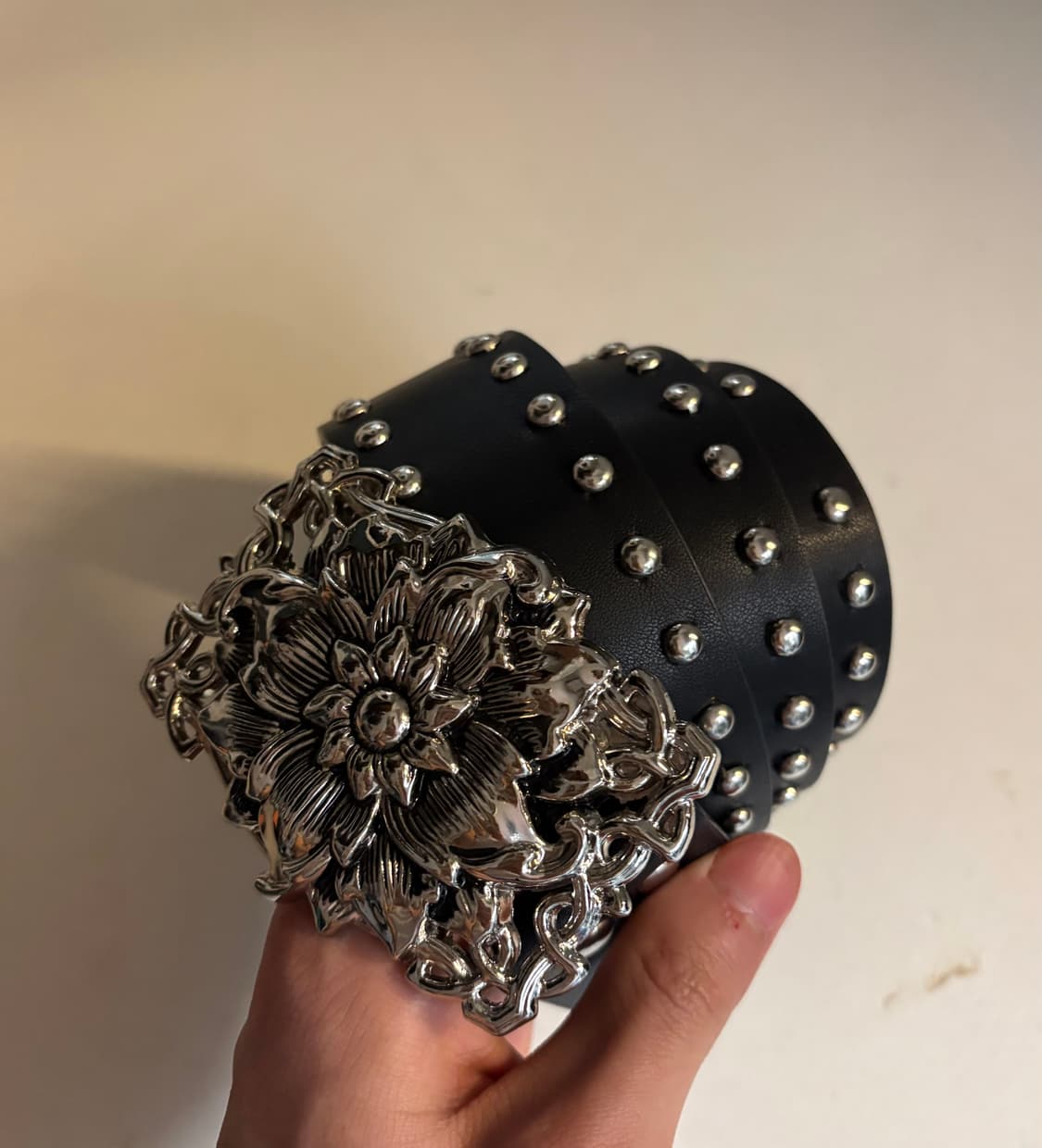 플라워 오너먼트 스터드 레더 벨트 상품이미지1