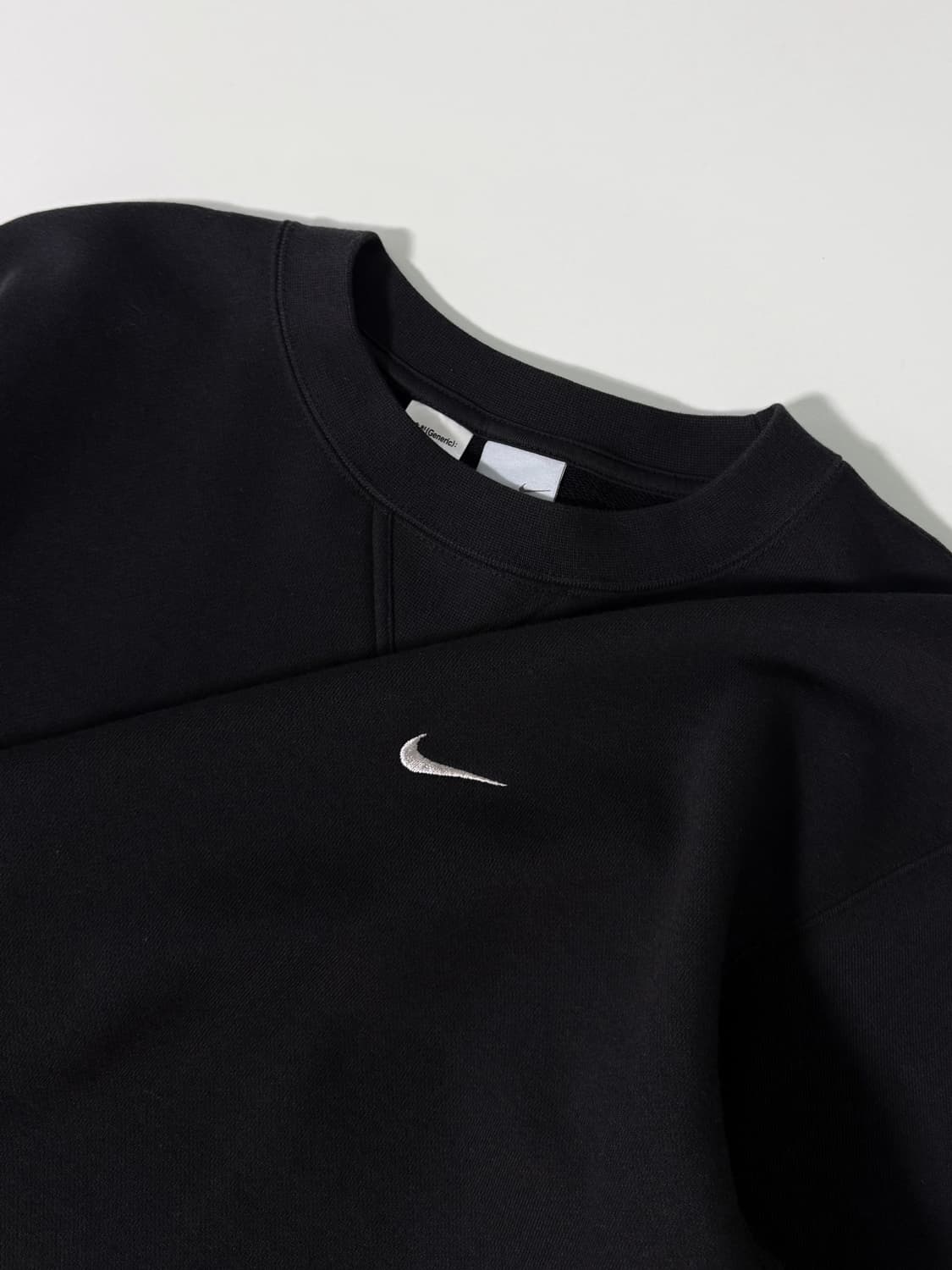 나이키 00‘s 루즈핏 스우시 블랙 스웻셔츠 상품이미지3