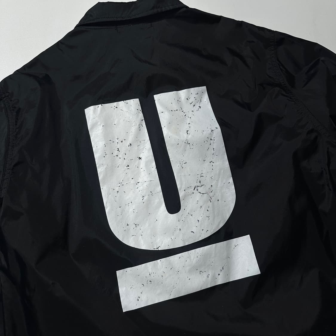 언더커버 백로고 코치 자켓 블랙 상품이미지3