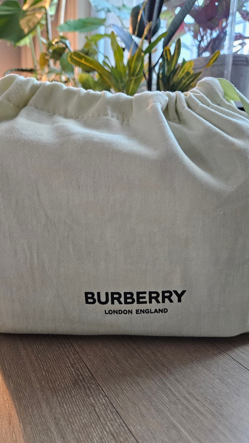 버버리 스몰 호스페리 프린트 그레이스 백 (블랙) 상품이미지7