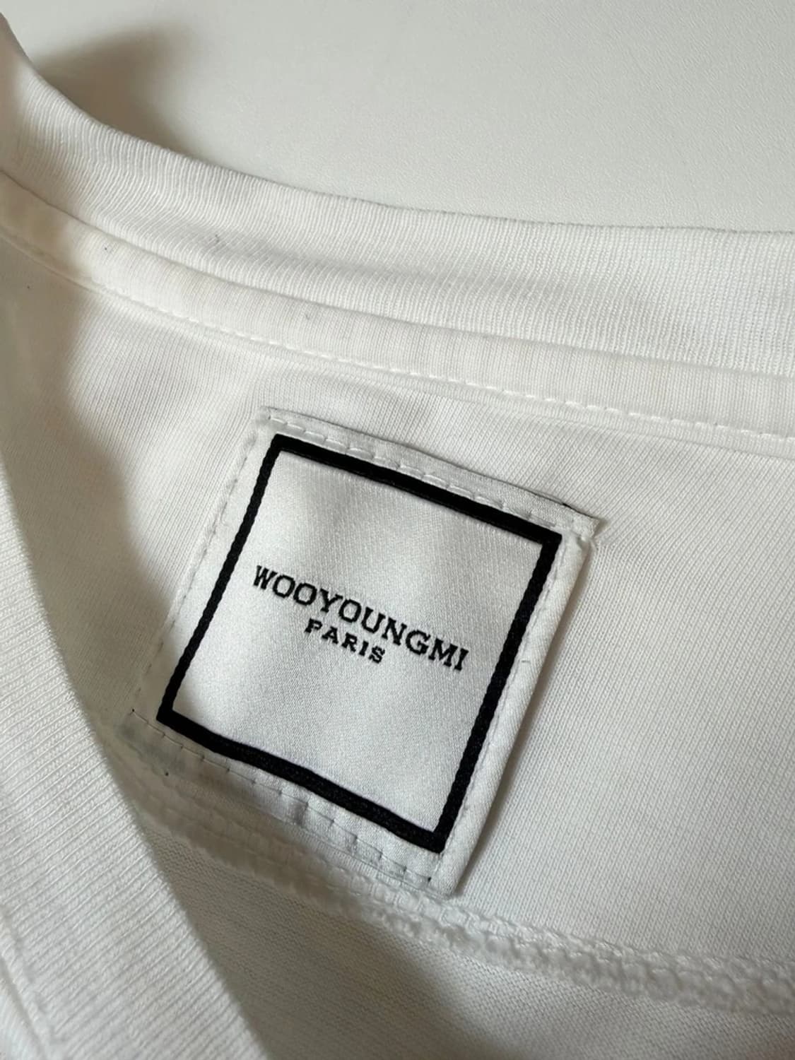 우영미 20FW 깃털 백로고 반팔 티셔츠 PN9569 상품이미지7