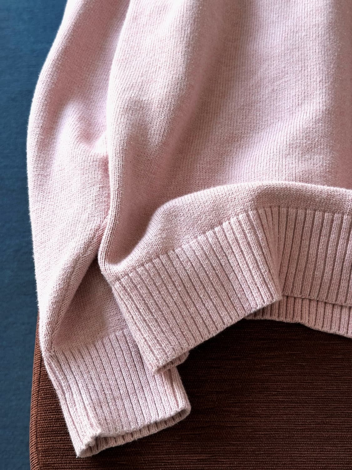 Cotton design stitch crew neck knit P/O 상품이미지3