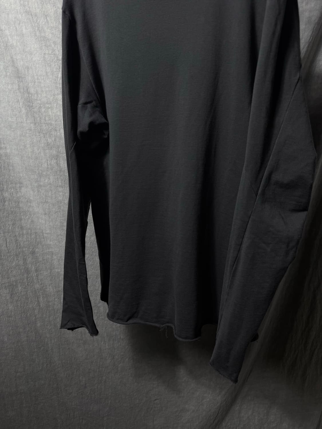 DEVOA Long Sleeve Layered Cut Top  상품이미지5