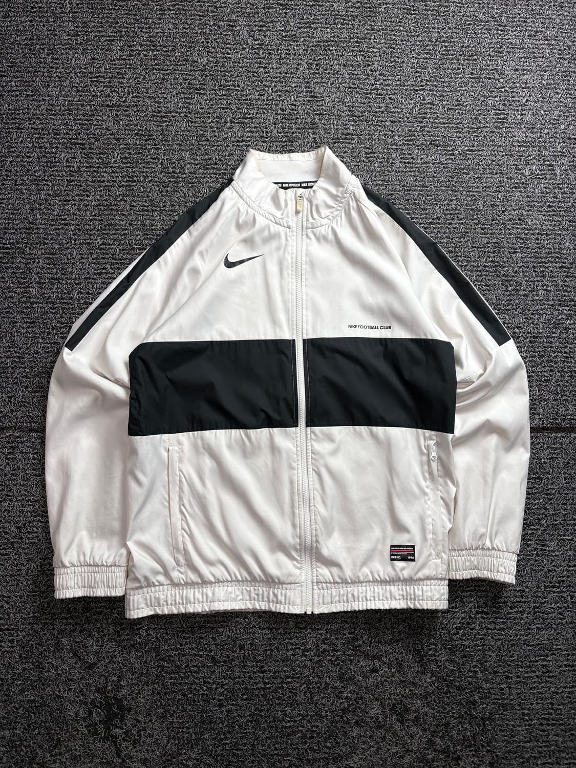 나이키 스우시로고 풋볼 트레이닝 바람막이 2834 상품이미지2