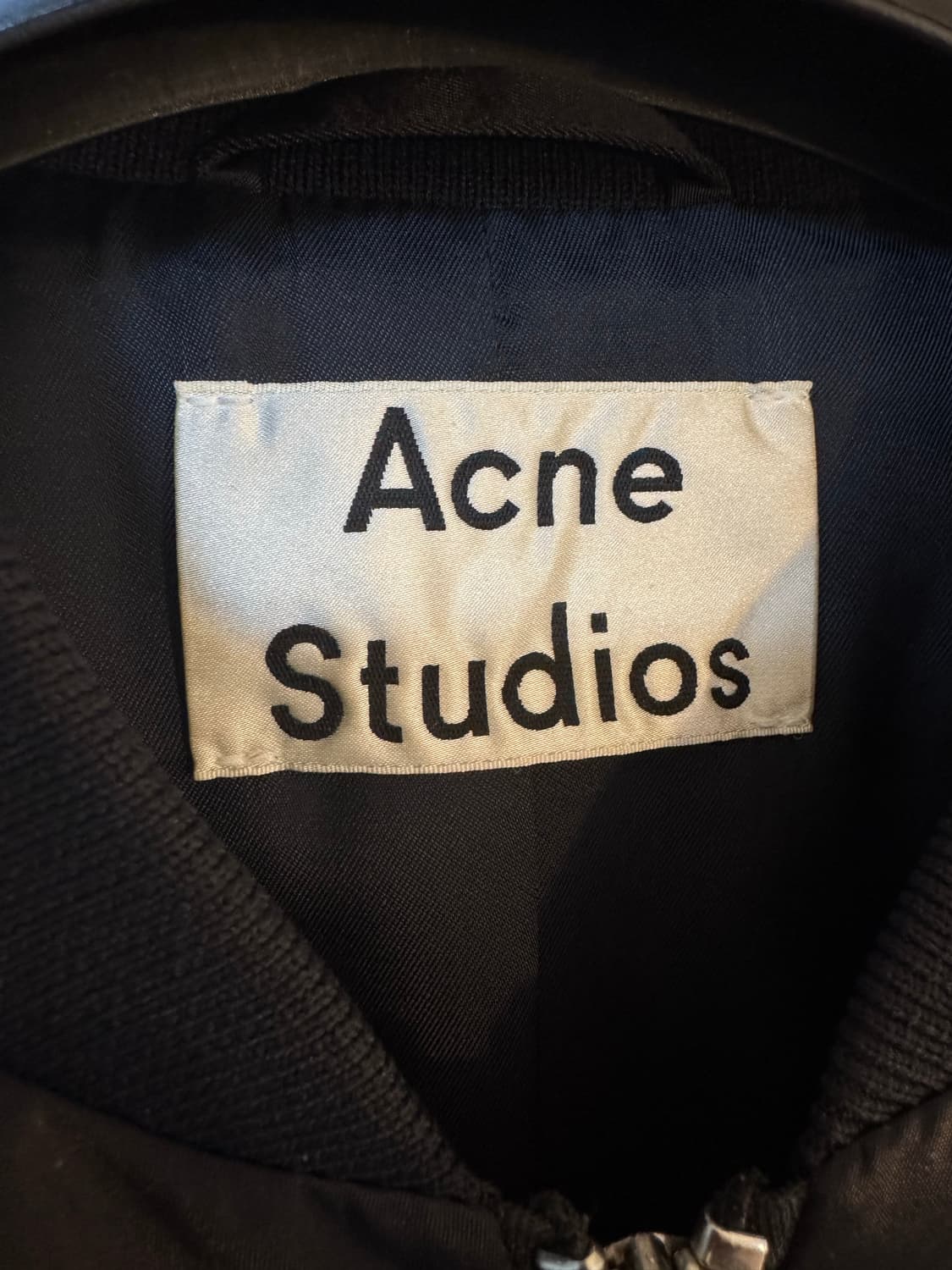 [38]아크네 스튜디오 이클립스 샤인 봄버 자켓 블랙 상품이미지4