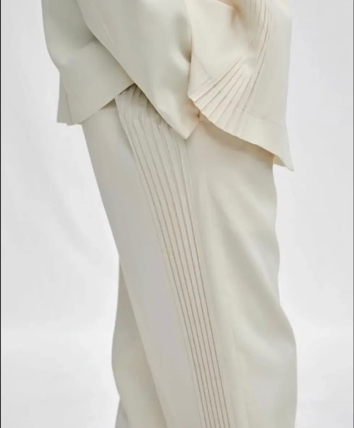 블랙컬러 이세이미야케 아임멘 플리츠 팬츠 옴므플리세 상품이미지1