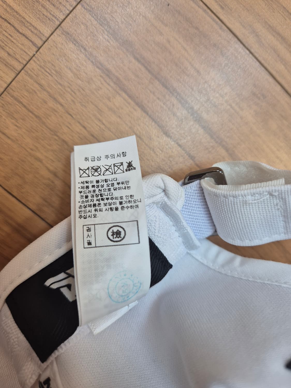 PXG 골프 볼캡 판매합니다. 흰색 바탕에 검정색 PXG 로고가 포인트입 상품이미지4