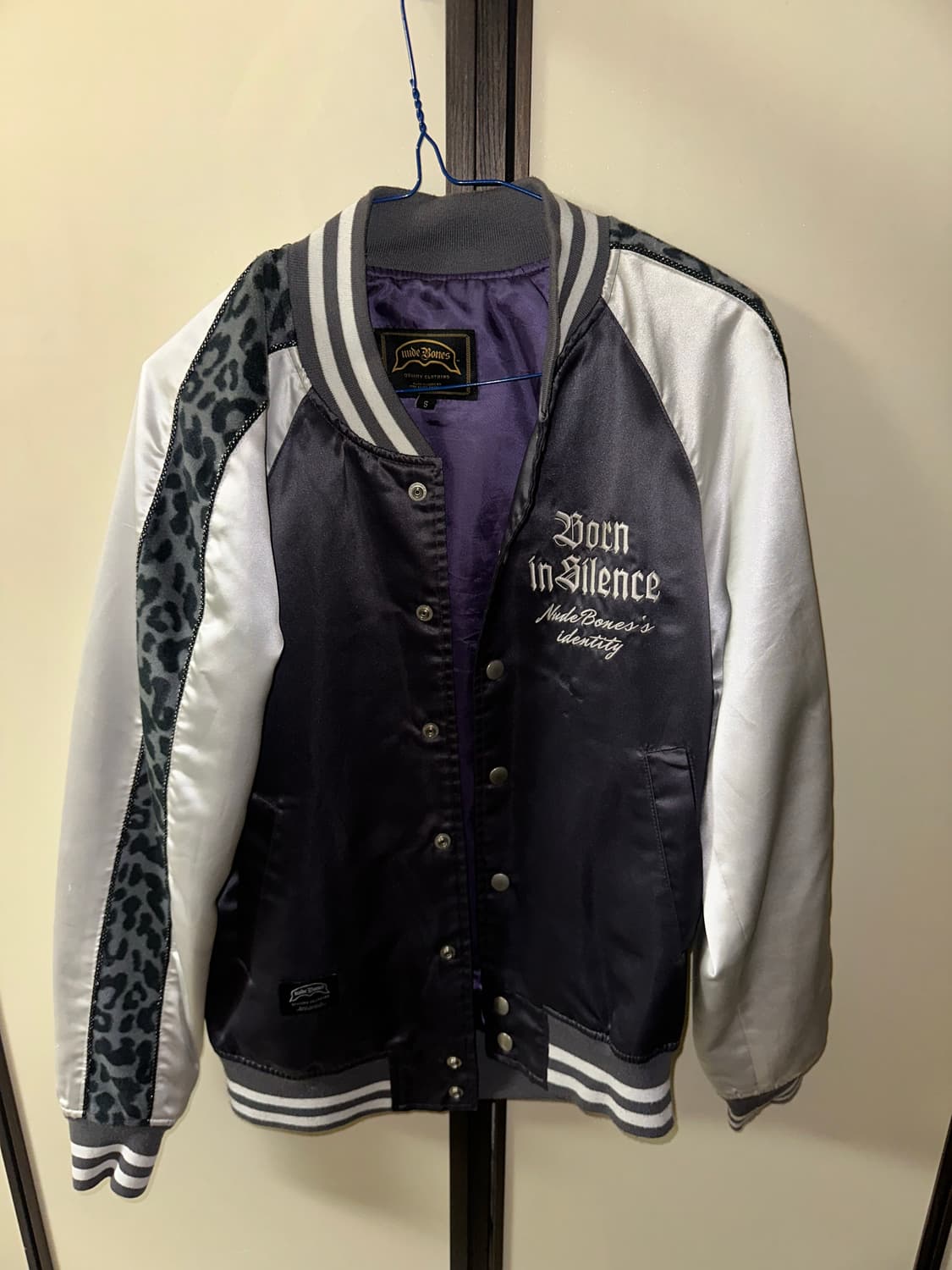 Nude Bones 새틴 바시티 자켓 상품이미지1