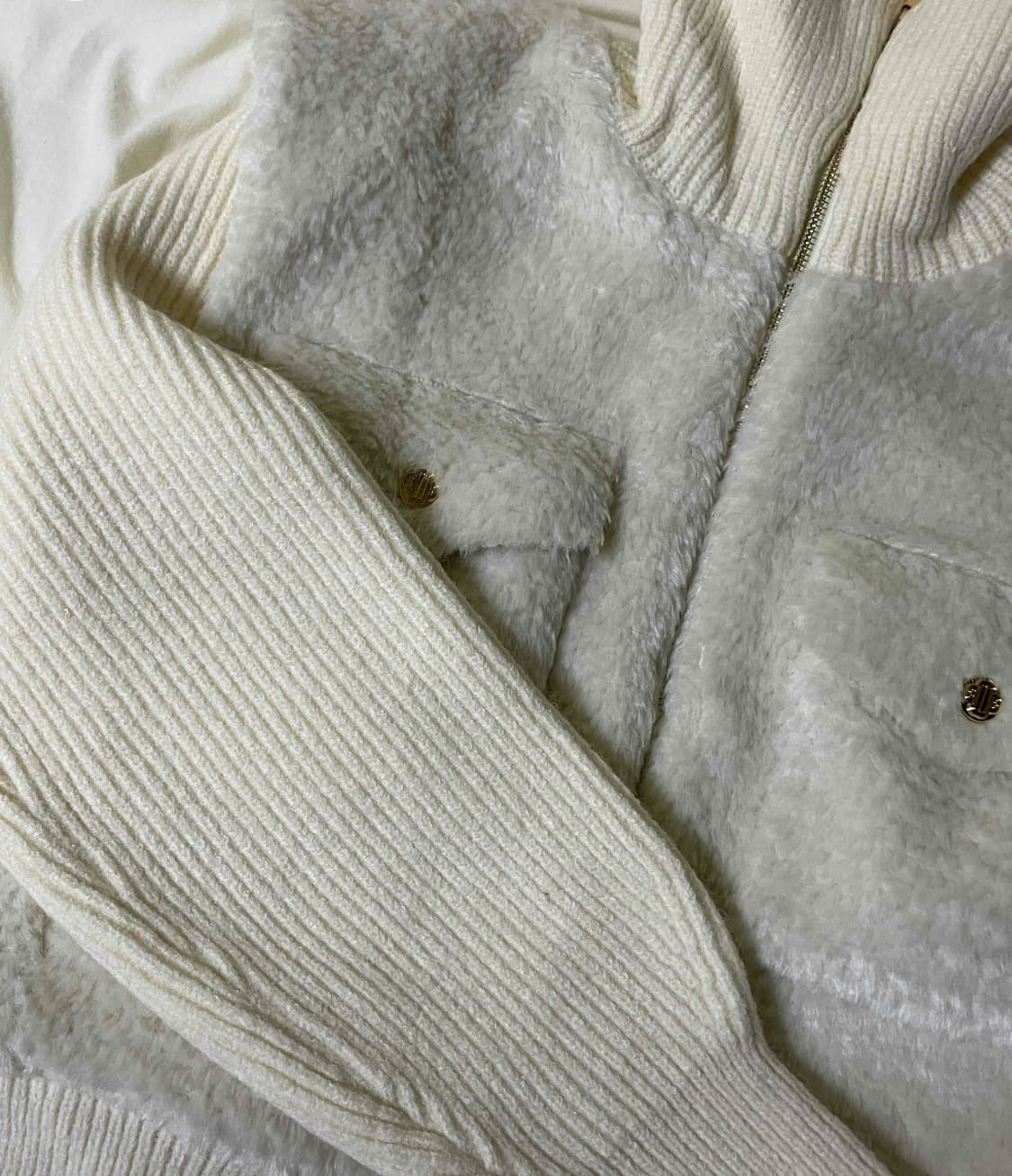 아이보리 뽀글이 니트 점퍼 상품이미지4