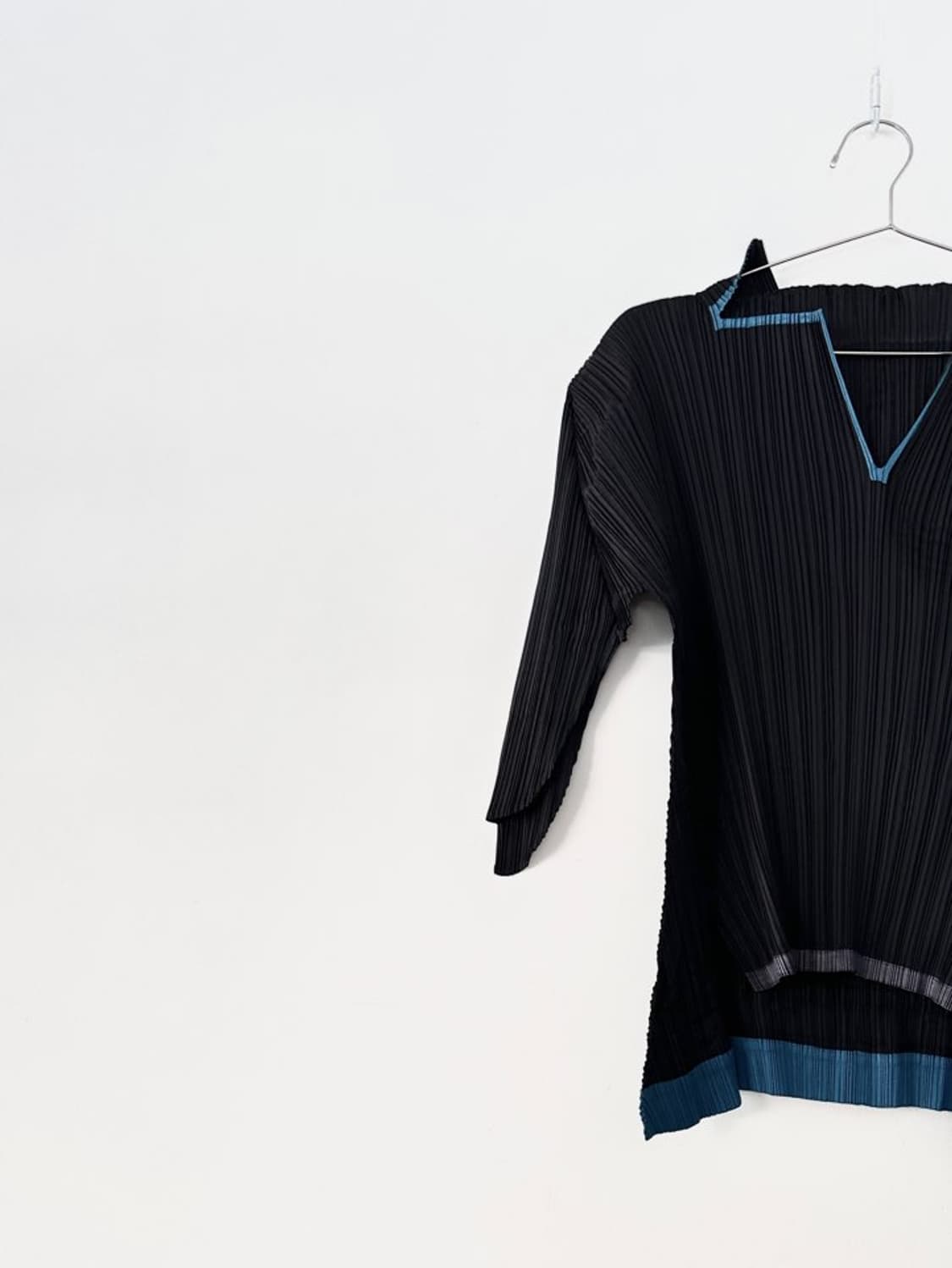 PLEATS MODE ET Asymmetric cut pleats top 상품이미지2
