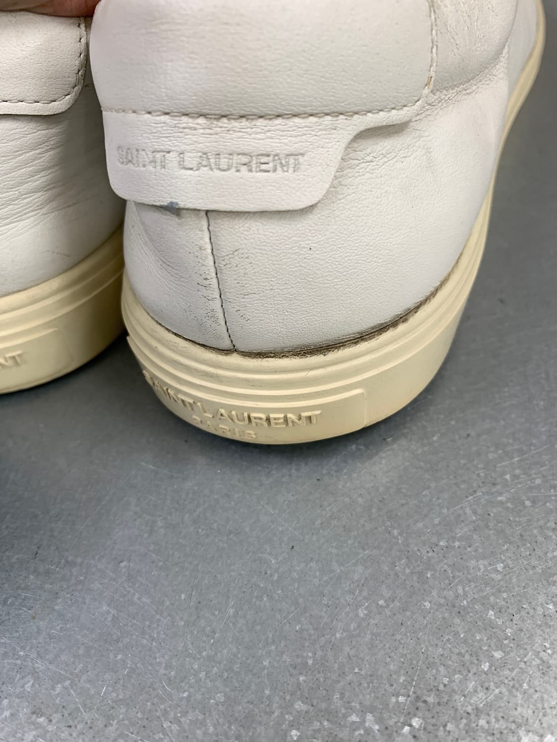 생로랑 레더 벨크로 스니커즈 화이트 42(270) 상품이미지6