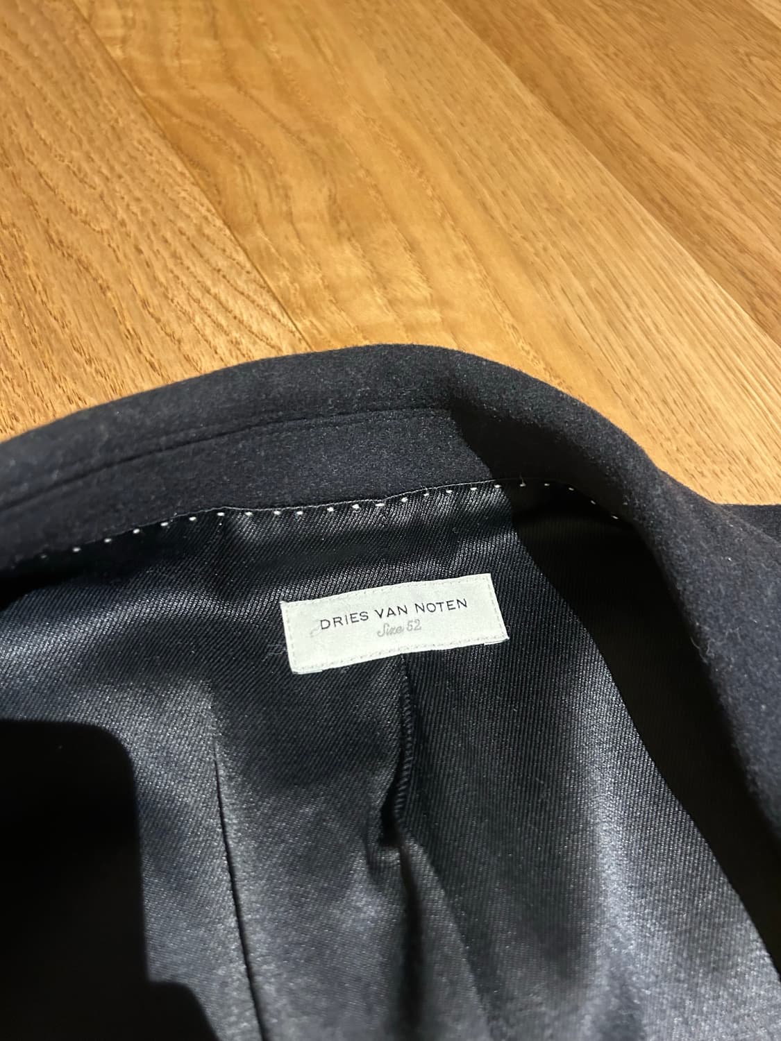 드리스반노튼 블랙코트 52 상품이미지5