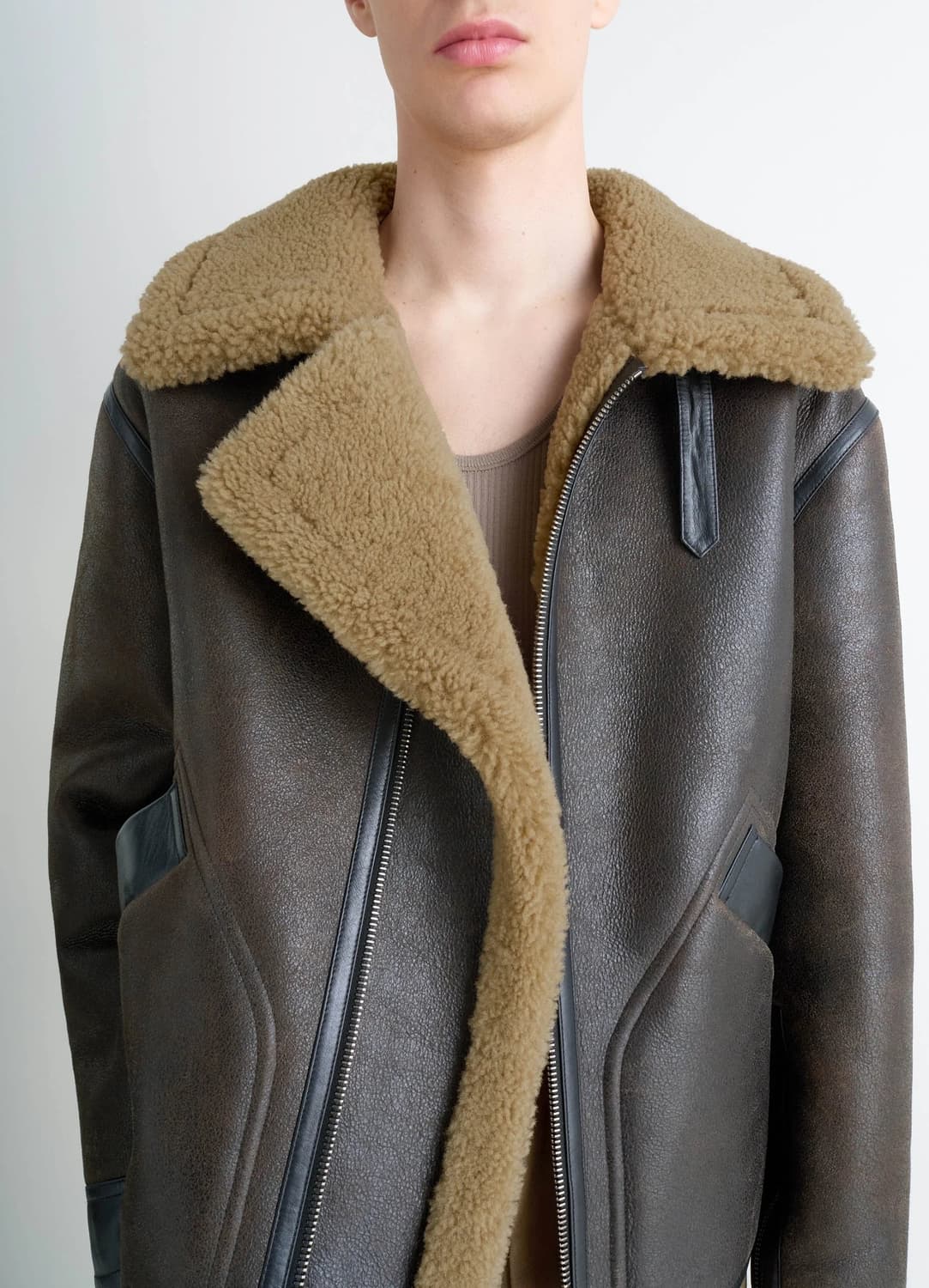 [새상품] 25FW 르메르 레더 시어링 무스탕 퍼 점퍼 자켓 에스프레소 상품이미지2