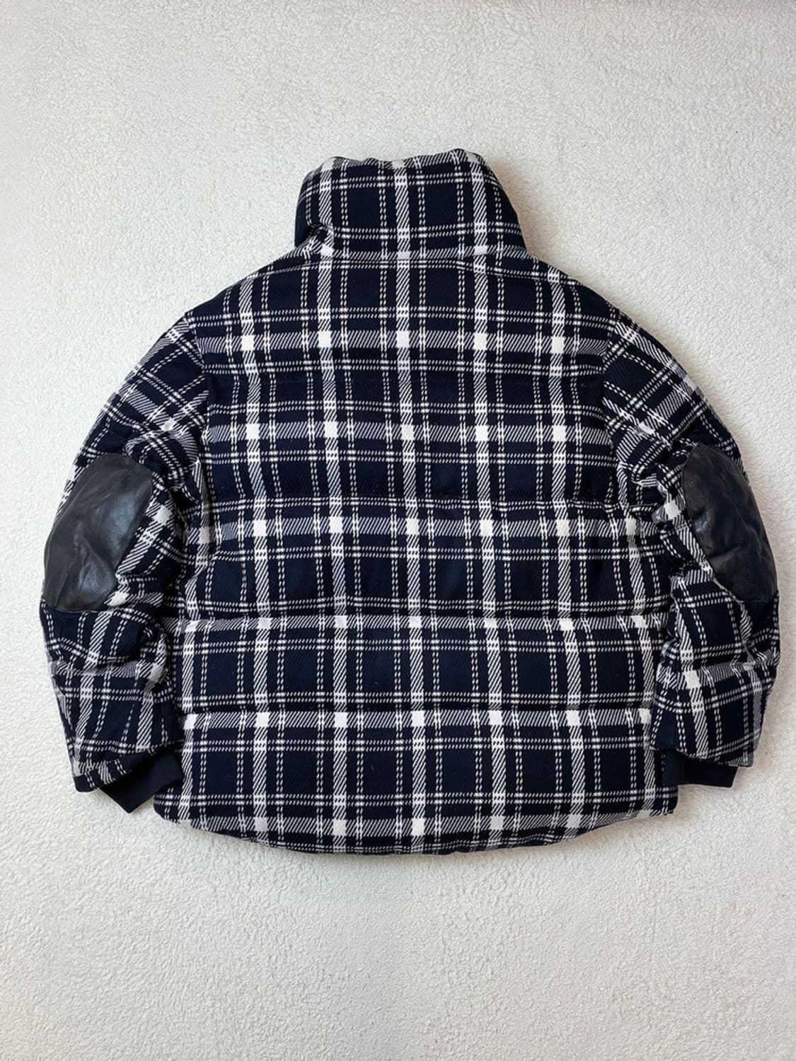 시스템옴므 19FW 양가죽 패치드 체크 덕다운 패딩 PN6010    상품이미지5